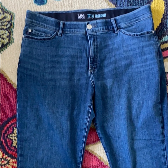 lee modern series total freedom straight leg jeans